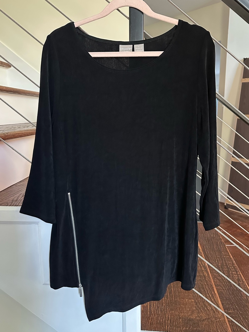 Chicoโs Travellerโs Collection Assymetrical Zipper Tunic Top Black Size 1 (8/10)